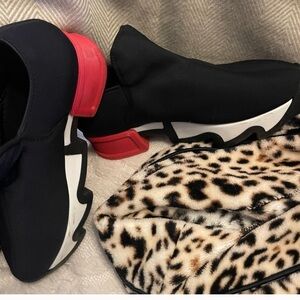 Iri Chic Black and Red Women's Sneakers